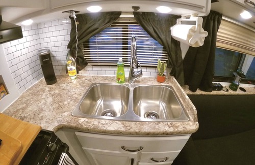 Hendersonville House | Cozy Cottage on Wheels Near Downtown Nashville