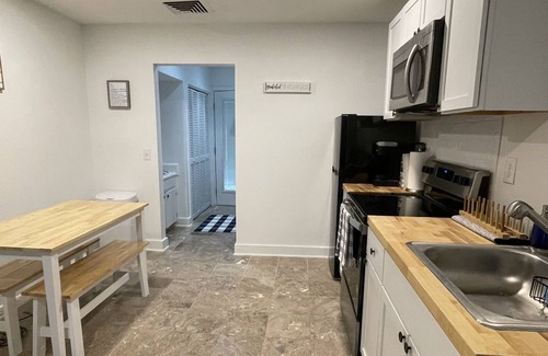 St. Simons Island Cottage | Cozy cottage - quiet area - near attractions