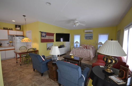 Northport Cottage | Cozy cottage with beautiful Sandy Beachfront on Lake Michigan, Sunsets! A/C.