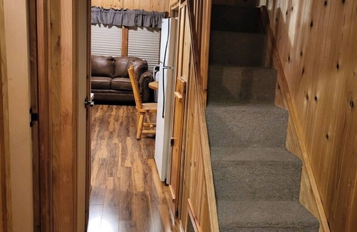 Silver Lake Cabin | Cozy country cabin ~ 5 minutes from Cowboy Dinner Tree!