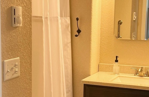 Hermosa Cottage | Cozy Country Cottage in the Black Hills of SD! Minutes from Custer State Park!