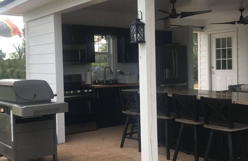 Carson House | Cozy, country living with plenty of privacy and fun things to do!
