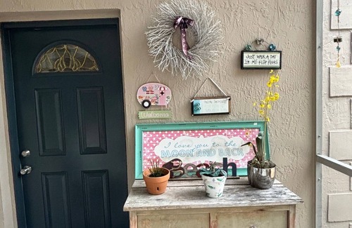 Key Largo House | Cozy Couple Getaway! or Great Family Home in Great Location! Pet Friendly Yard!
