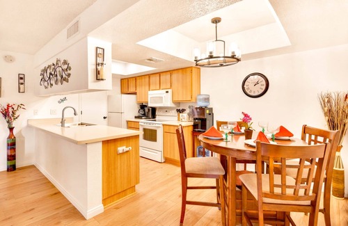 East Mesa Resort | Cozy Courtyard - Unit 110