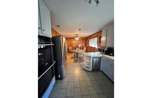 Charlotte House | Cozy Cove On Sugar Creek A 2-bedroom Dream Home is located on an acre of land