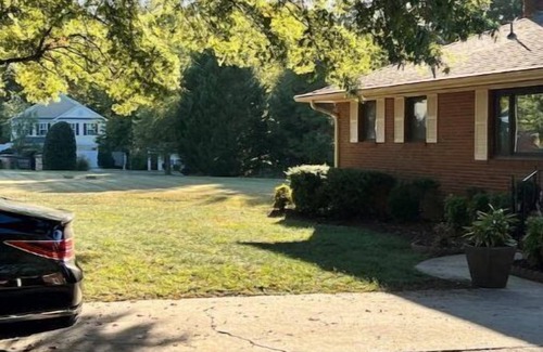 Charlotte House | Cozy Cove On Sugar Creek A 2-bedroom Dream Home is located on an acre of land