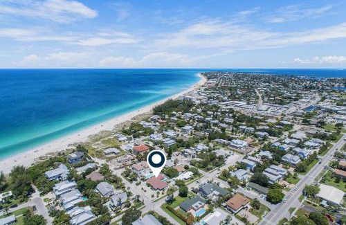 Holmes Beach House | Cozy Crab