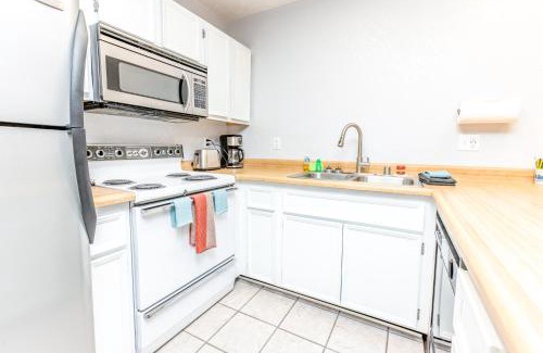 Alyeska Apartment | Cozy Crystal Mountain Condo