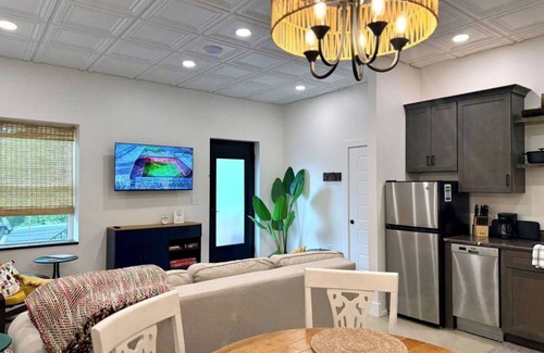 Pilot Mountain Apartment | Cozy Cure is a modern farmhouse Alcove studio in downtown Pilot Mountain