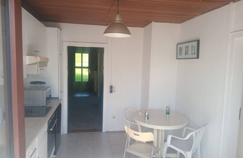Buchholz in der Nordheide Apartment | Cozy 3-Bed Apartment in Buchholz. Ideal for work &Families.Free Parking & wifi