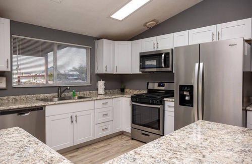 Sunridge Estates House | 🌵 Cozy Desert home + Stunning Views + Peaceful Vibes Near Laughlin