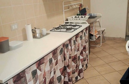 Maddaloni Apartment | COZY DETACHED APARTMENT, STRATEGICALLY LOCATED.