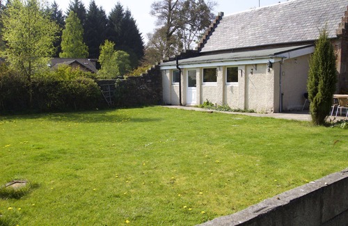 Letham Grange Cottage | Cozy, dog friendly cottage on the edge of Kinblethmont Estate near to golf and beaches