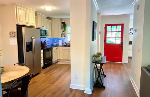 Wake Forest House | Cozy dog friendly Wake Forest Home close to Joyner Park and Downtown Wake Forest
