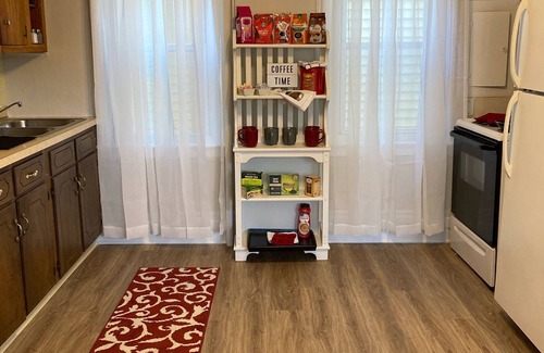 Dover Apartment | 😊Cozy Downtown🍷FreeWine🍷10min to Portsmouth/UNH🚘
