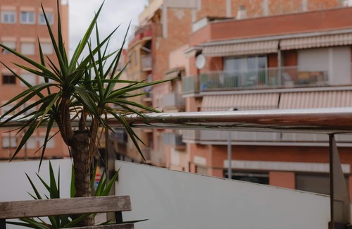 Collblanc y La Torrassa Apartment | Cozy Appartement near Camp Nou+Underground Parking