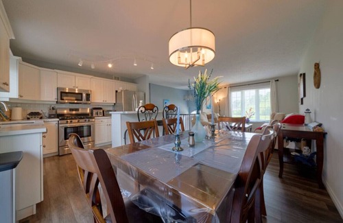 Meaford House | Cozy Fall Getaway Near Georgian Bay & Meaford’s October Events