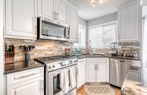 Shawnessy House | Cozy Family Friendly Home with Rec Room & Sauna!
