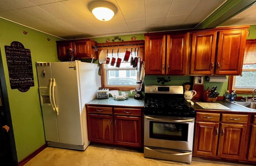 Lily Dale House | Cozy family-friendly lake house with stunning views of pristine Cassadaga Lake