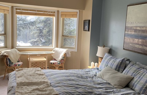 Okanagan-Similkameen Condo | Cozy Family Sized ski retreat at Apex Mountain.