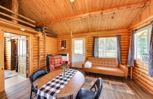 Trout Creek House | Cozy Farm Cabin - 9 Mi to Trout Creek!