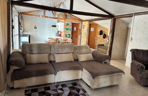 Portao House | Cozy farmhouse in Atibaia, gated community with concierge, pet friendly