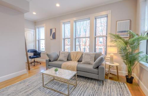 Fenway–Kenmore Apartment | Cozy Fenway 1Br and 1Bath Close to Fenway Park