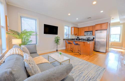 Fenway–Kenmore Apartment | Cozy Fenway 1Br and 1Bath Close to Fenway Park