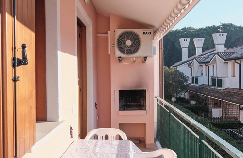 Rosapineta Apartment | Cozy flat in a bright residence-Beahost