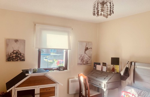 Portobello Apartment | Cozy Flat in Portobello... few Steps Away From the Sea. Close to Princes Street