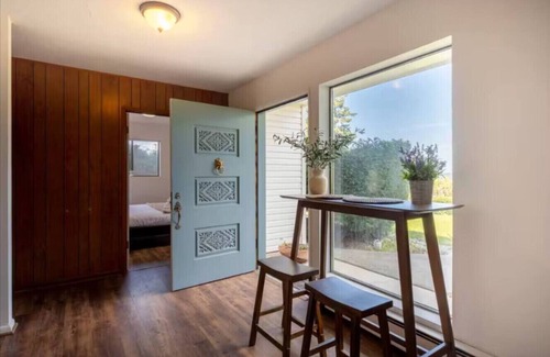 Oak Harbor House | Cozy Garden 4BR/1BA Lower Unit w/Ocean Views