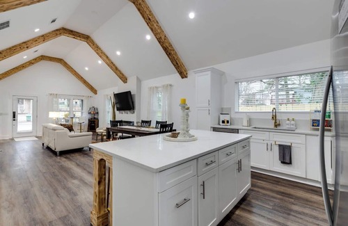 Hapeville House | Cozy Georgia getaway. Minutes from ATL Airport!