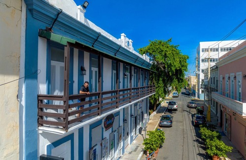 Puerta de Tierra Apartment | Cozy Getaway with Balcony, Walk to Bars, Cafes & Beach