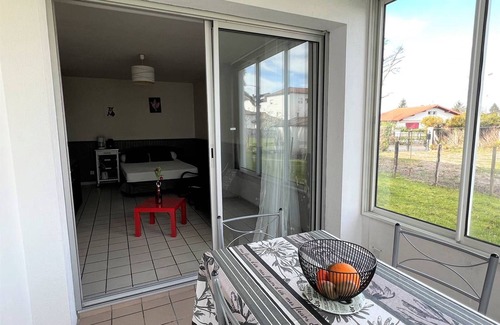 Cambo-les-Bains Apartment | Cozy Ground Floor Studio, Terrace, Parking, Pet-Friendly - Cambo-les-Bains
