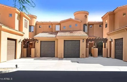 Foothills Condo | Cozy Ground Floor 2-bed Condo in Ahwatukee Foothills. Steps from Pool & Hot Tub