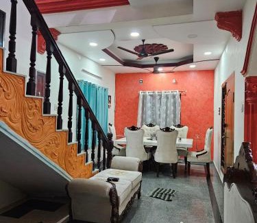 Mylapore Tiruvallikk House | Cozy Guest Room with shared kitchen and living in Chennai with Shared Facilities