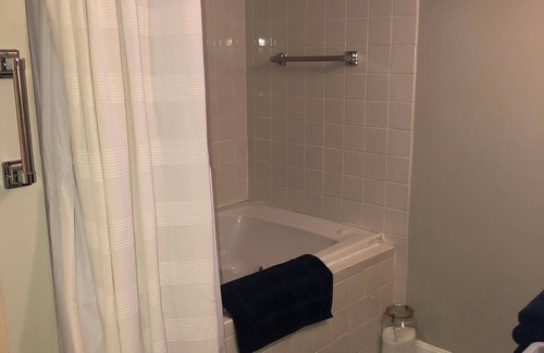 Mount Lebanon Apartment | Cozy guest suite in the heart of Mt. Lebanon