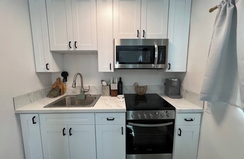 Whittier Apartment | Cozy guest suite w/kitchen & patio - great location- Disney-Beaches-DTLA-Uptown