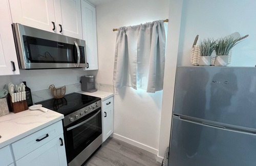 Whittier Apartment | Cozy guest suite w/kitchen & patio - great location- Disney-Beaches-DTLA-Uptown
