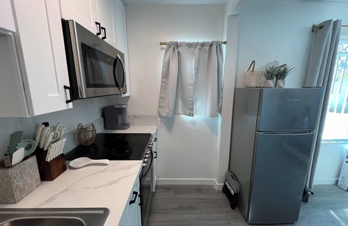 Whittier Apartment | Cozy guest suite w/kitchen & patio - great location- Disney-Beaches-DTLA-Uptown