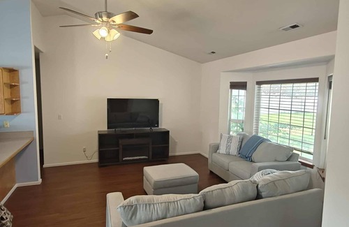 Othello House | Cozy Guesthouse by the Othello Golf Course