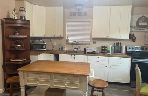 Placerville House | Cozy Guesthouse on 5 acres