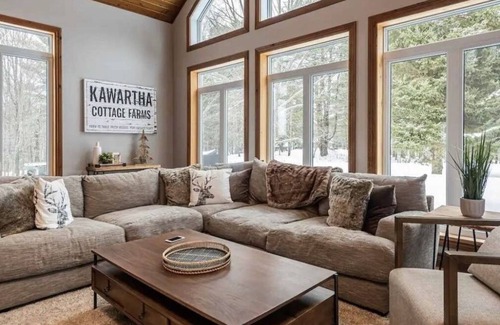 Haliburton House | Cozy Haliburton Nature Getaway