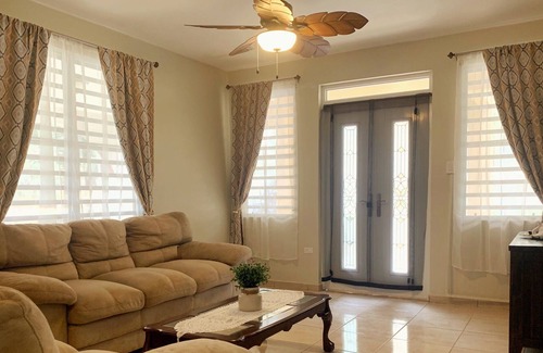 Rocha House | cozy hidden gem in Moca PR. Free Pkg, AC, WiFi.