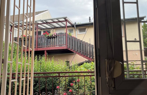 Alsorakos Apartment | Cozy hideaway Budapest w/FREE PARKING