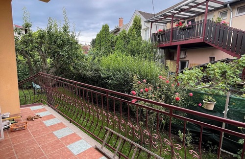 Alsorakos Apartment | Cozy hideaway Budapest w/FREE PARKING