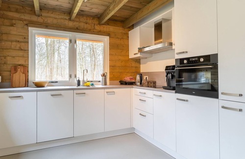 Zon en Schild House | Cozy holiday home on the edge of the forest with a private garden