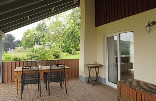 Overath House | Cozy holiday home with a magnificent view