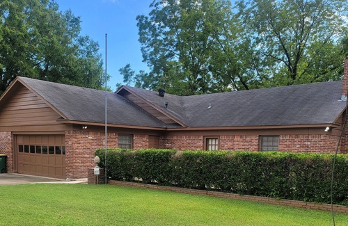 Little Rock House | Cozy home away from home with all amenities needed. This home has 4 bedrooms