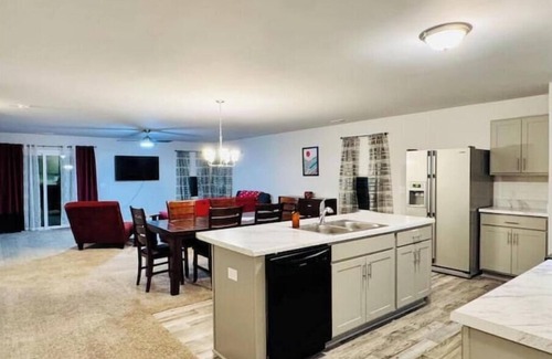 Southport House | Cozy Home Away in Southport!
